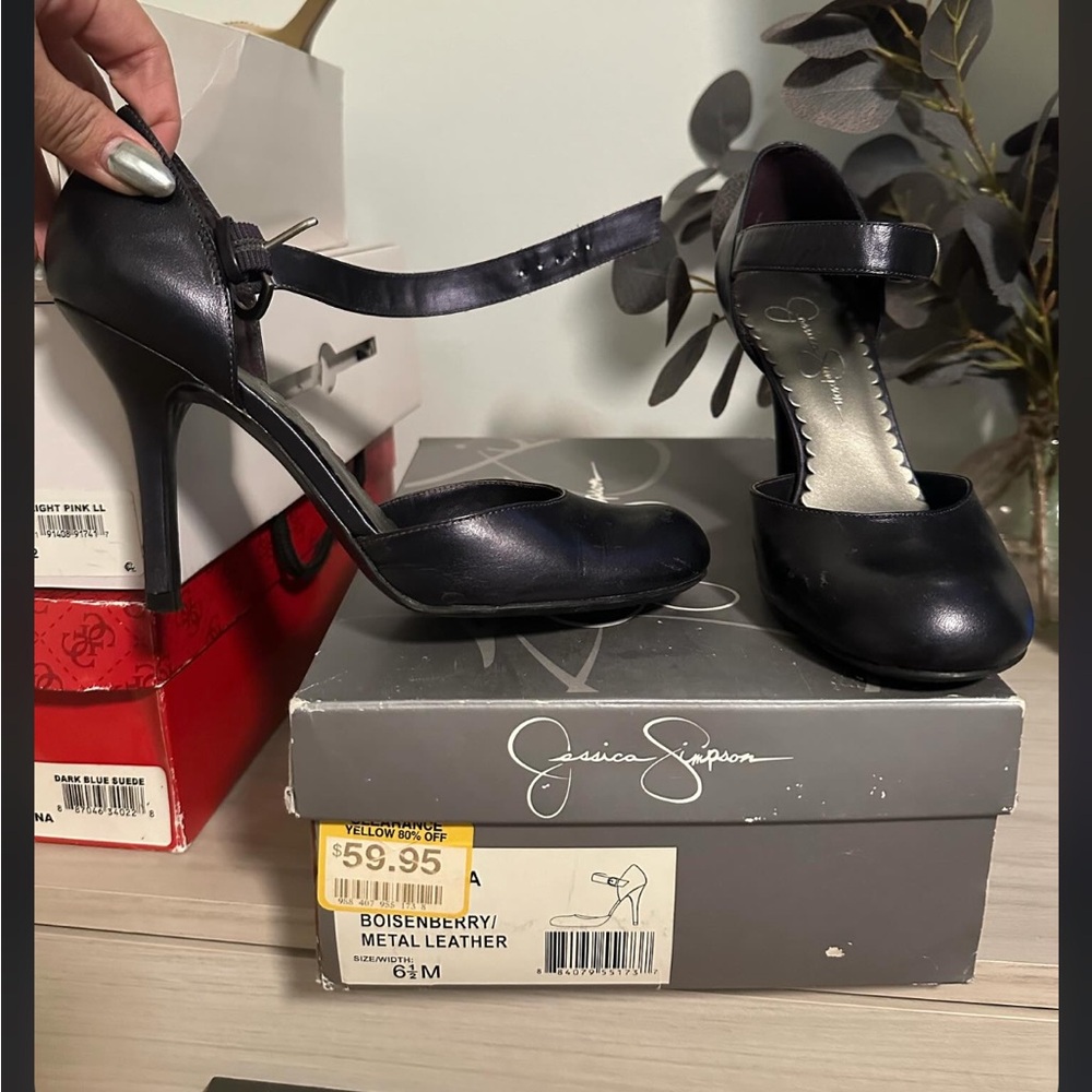 Jessica Simpson navy heels